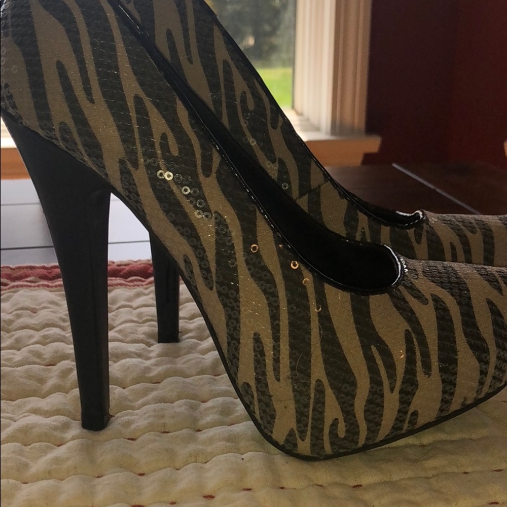 Brand New Sequence Zebra Print Platform - image 3
